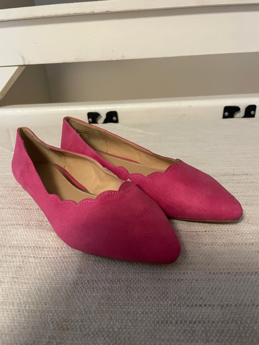 Fuchsia Scalloped Pointed Toe Flats Women’s Size 7